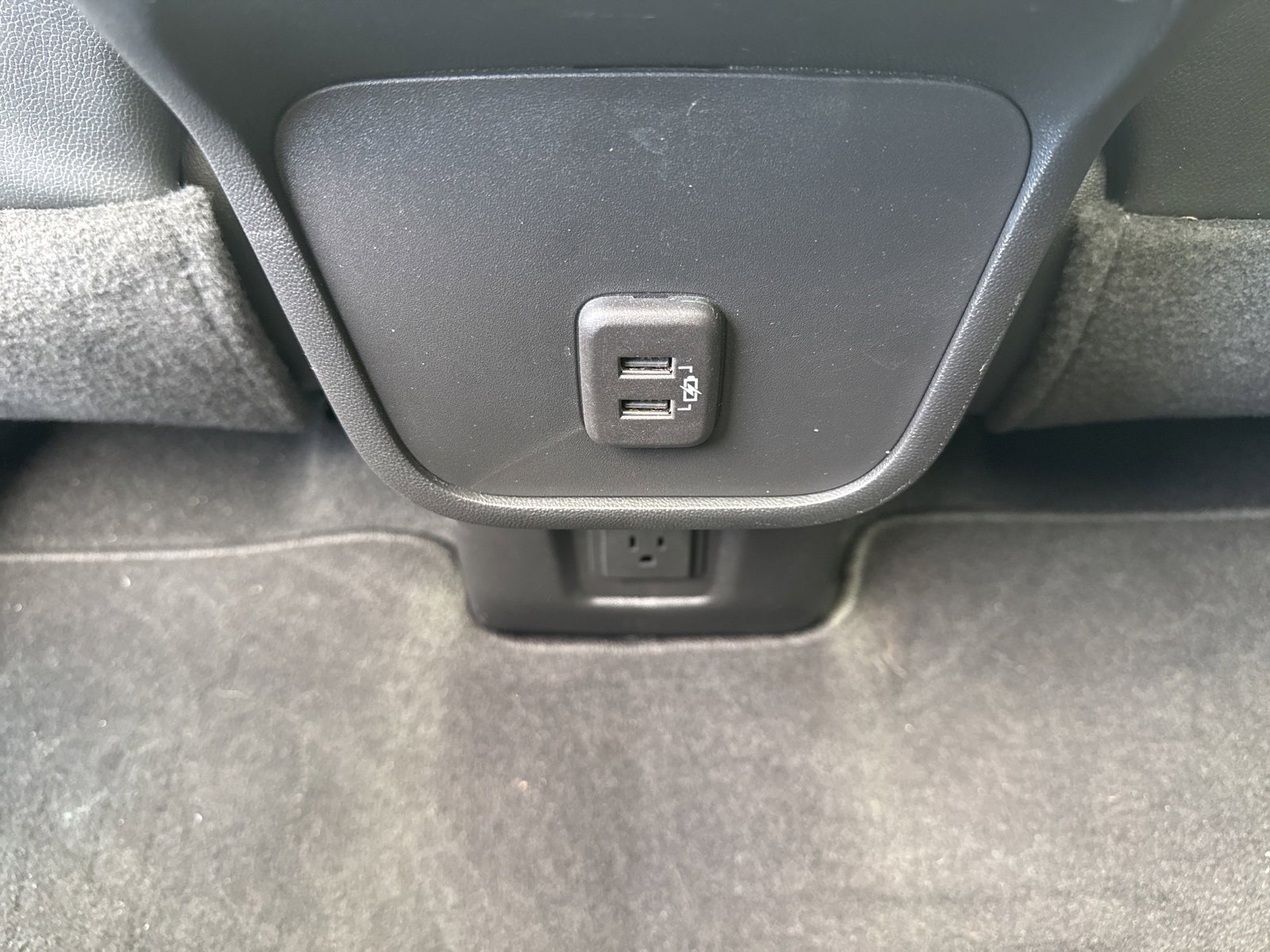 Used 2023 Chevrolet Equinox RS w/ RS Leather Package image 18