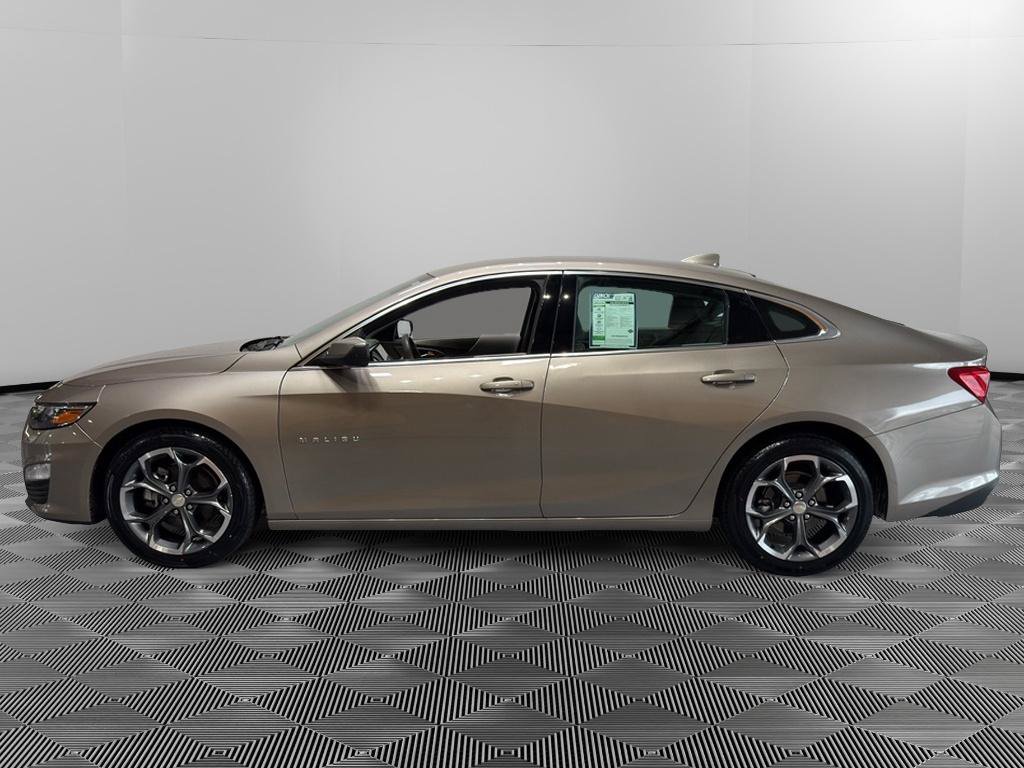 Used 2024 Chevrolet Malibu LT FWD image 2