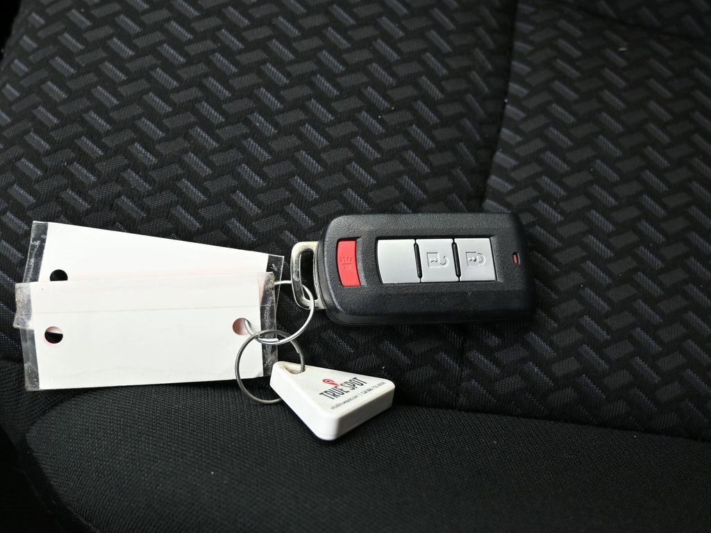 Used 2025 Mitsubishi Eclipse Cross LE image 26