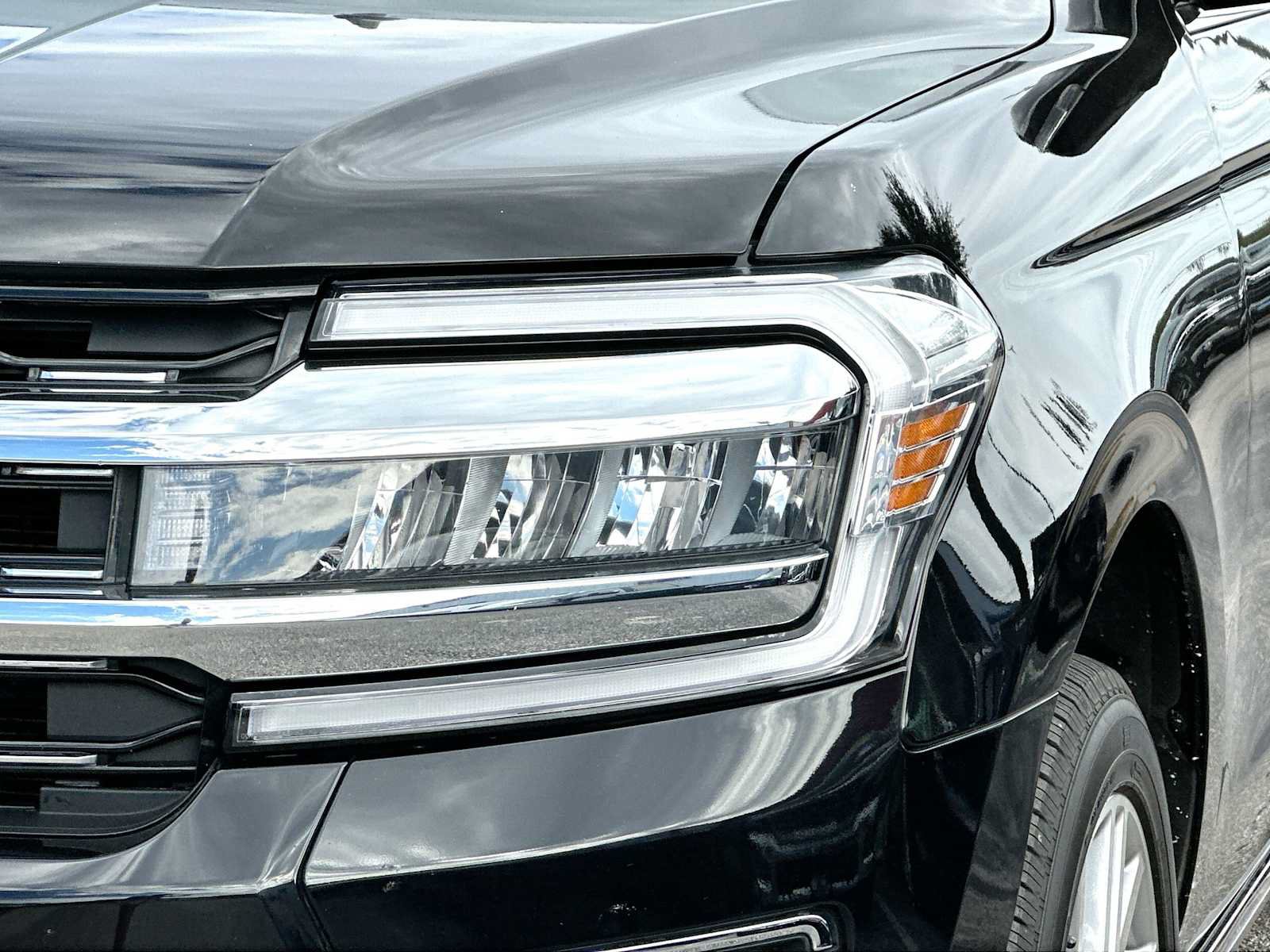 Used 2022 Ford Expedition Max Limited AWD/4WD image 16