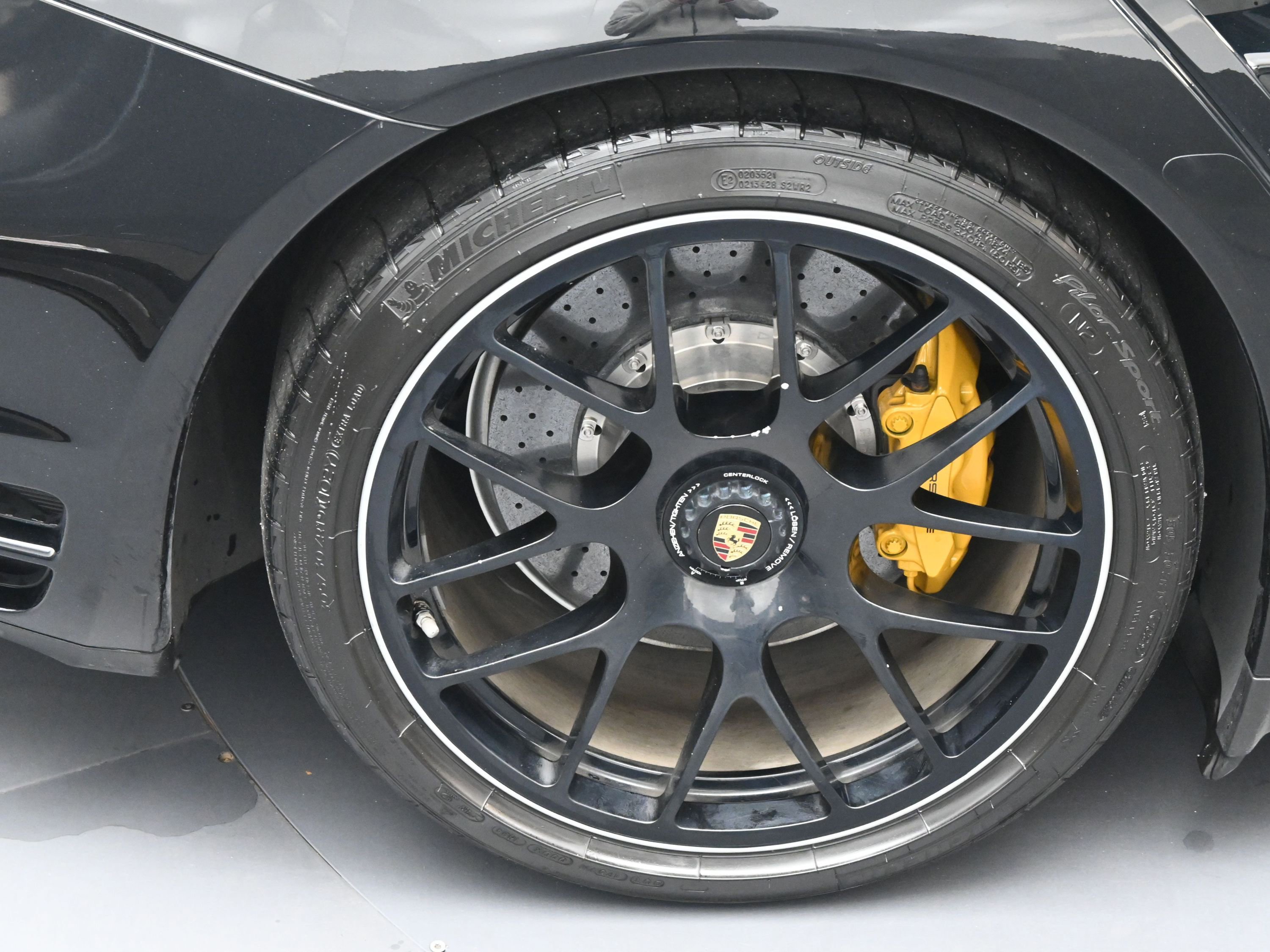 Used 2011 Porsche 911 Turbo S image 14