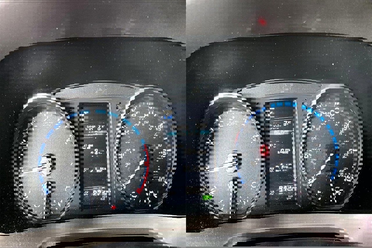 Used 2018 Toyota RAV4 XLE image 18