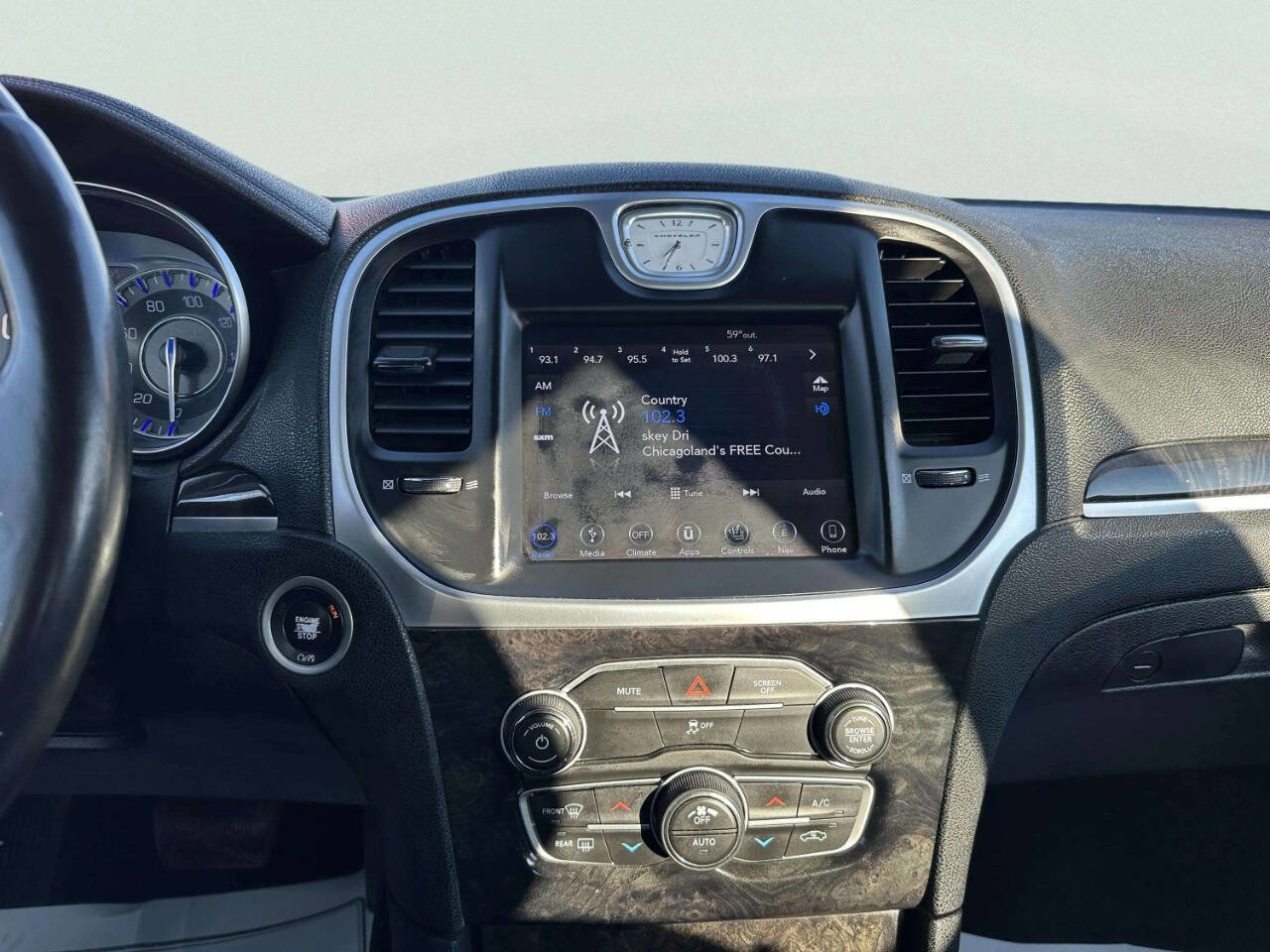 Used 2019 Chrysler 300 Limited image 28