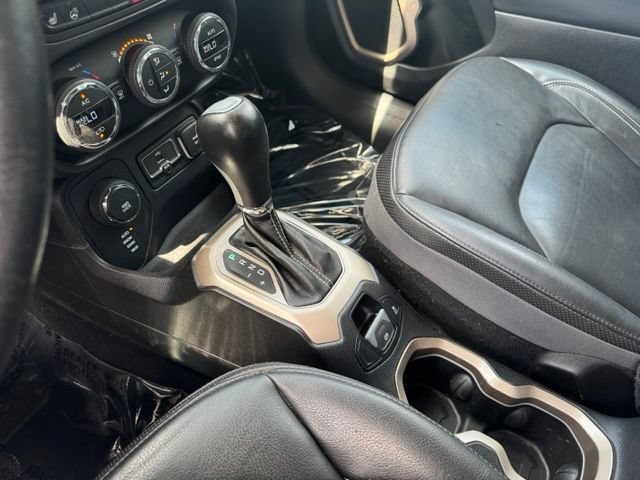 Used 2016 Jeep Renegade Limited AWD/4WD image 22