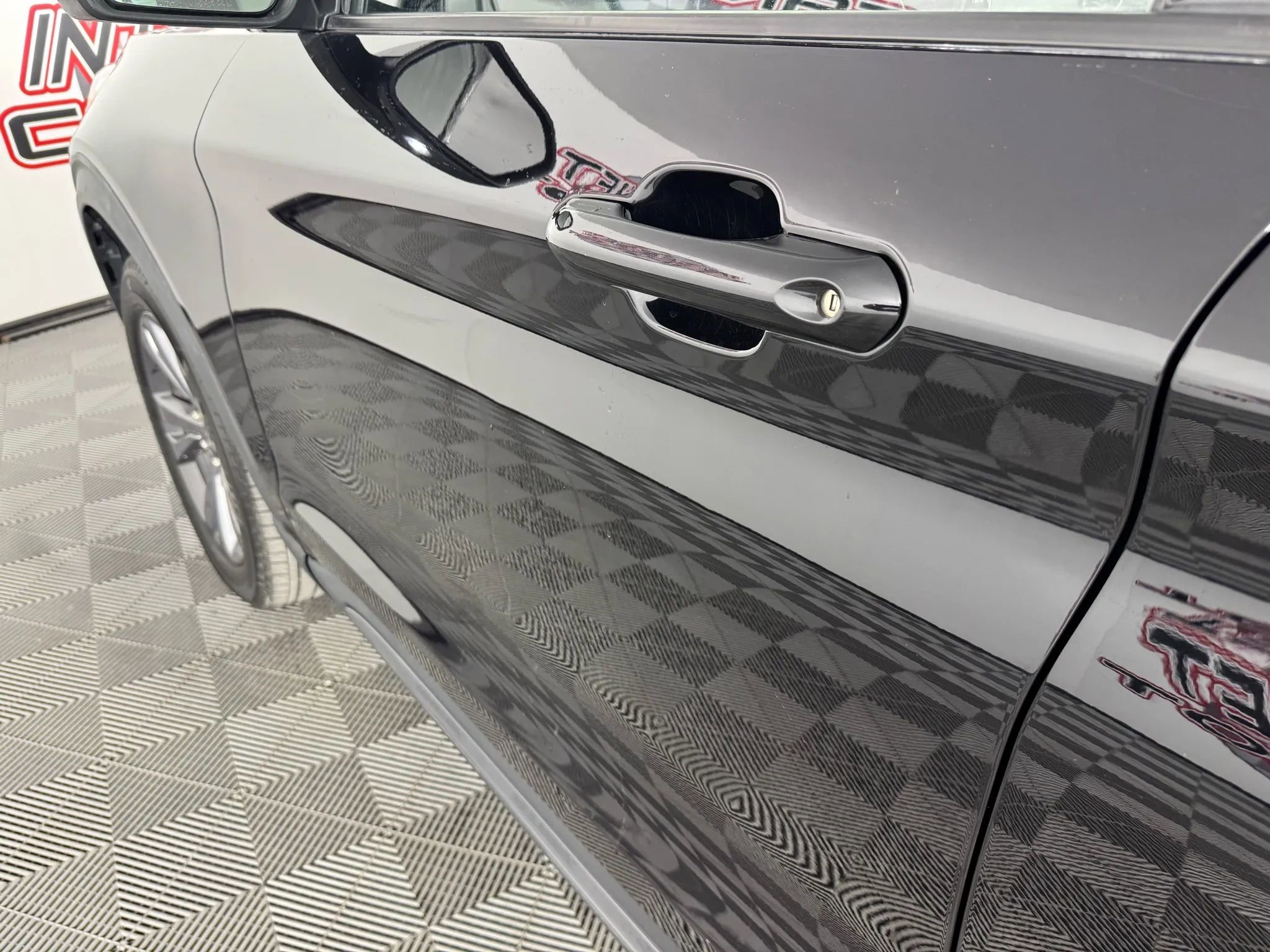 Used 2022 Ford Explorer XLT w/ Equipment Group 202A image 24