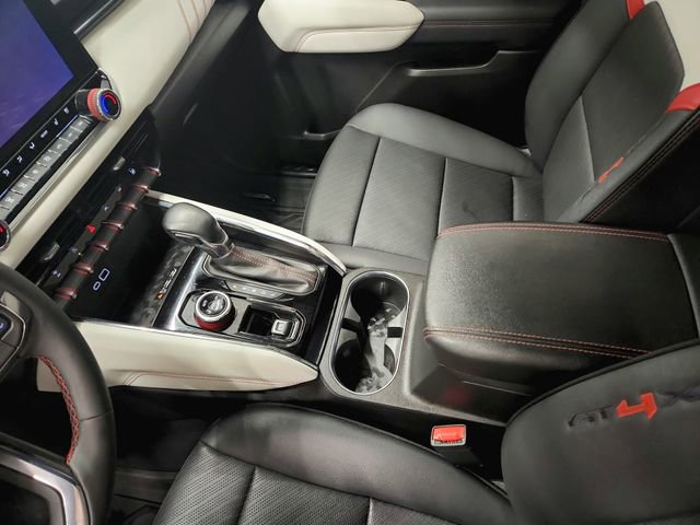 Used 2024 GMC Canyon AT4X image 28