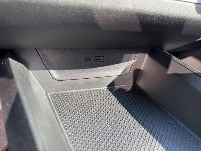Used 2026 Chevrolet Equinox LT FWD image 24