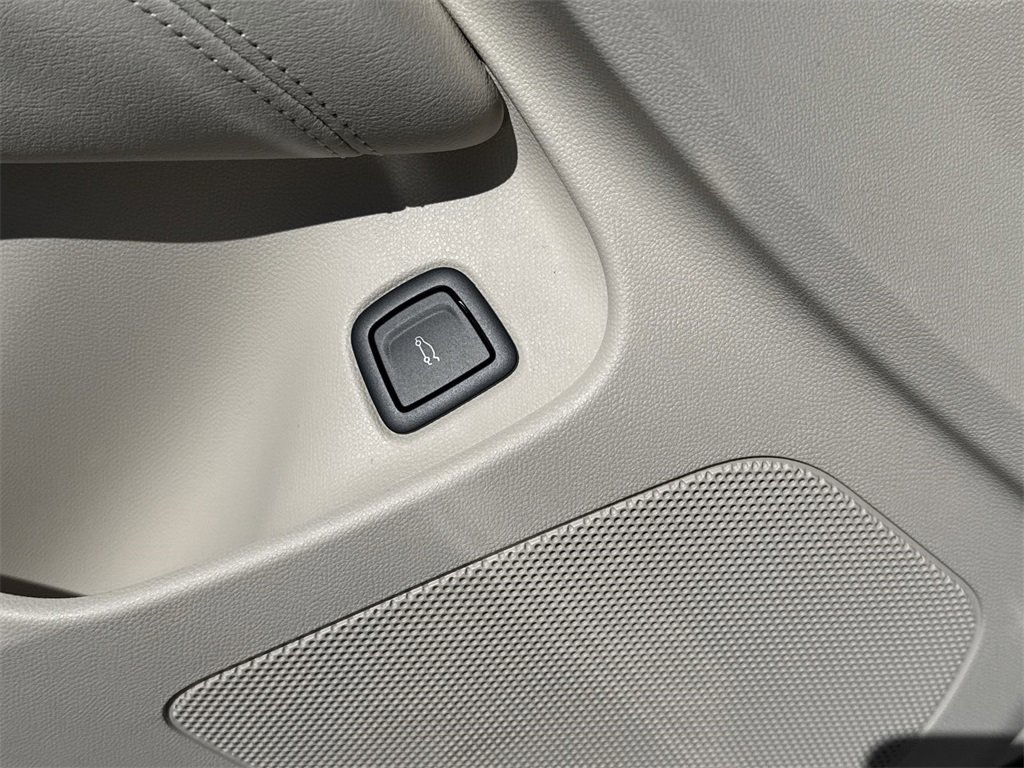 New 2025 Cadillac CT4 Premium Luxury image 22