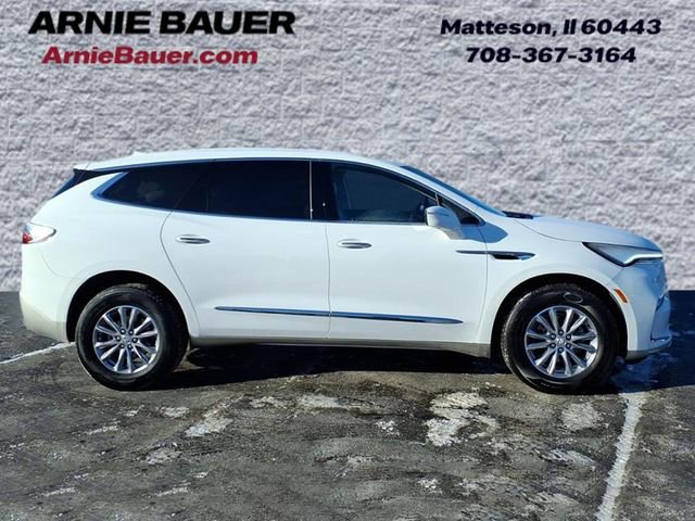 Used 2024 Buick Enclave Essence w/ Technology Package image 5