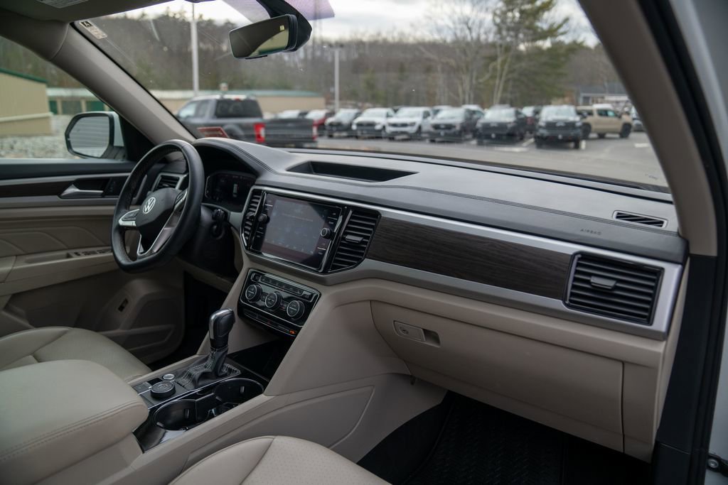 Used 2022 Volkswagen Atlas SE w/ Panoramic Sunroof Package image 11