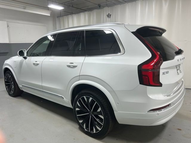 Used 2025 Volvo XC90 T8 Ultra w/ Protection Package Premier image 2