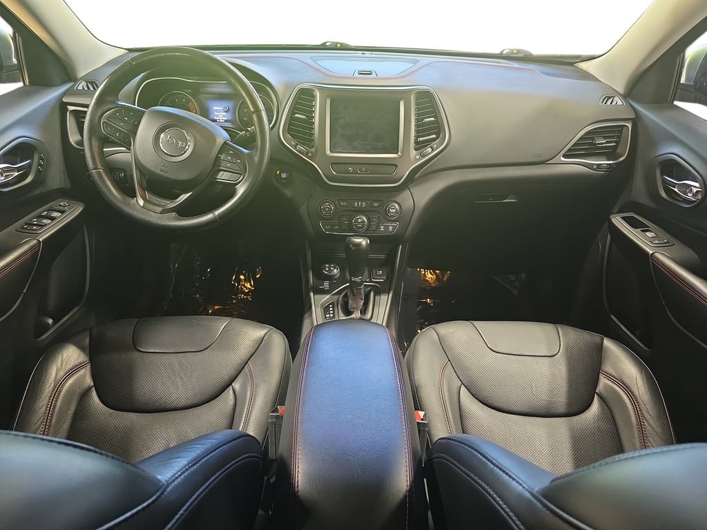 Used 2019 Jeep Cherokee Trailhawk AWD/4WD image 9