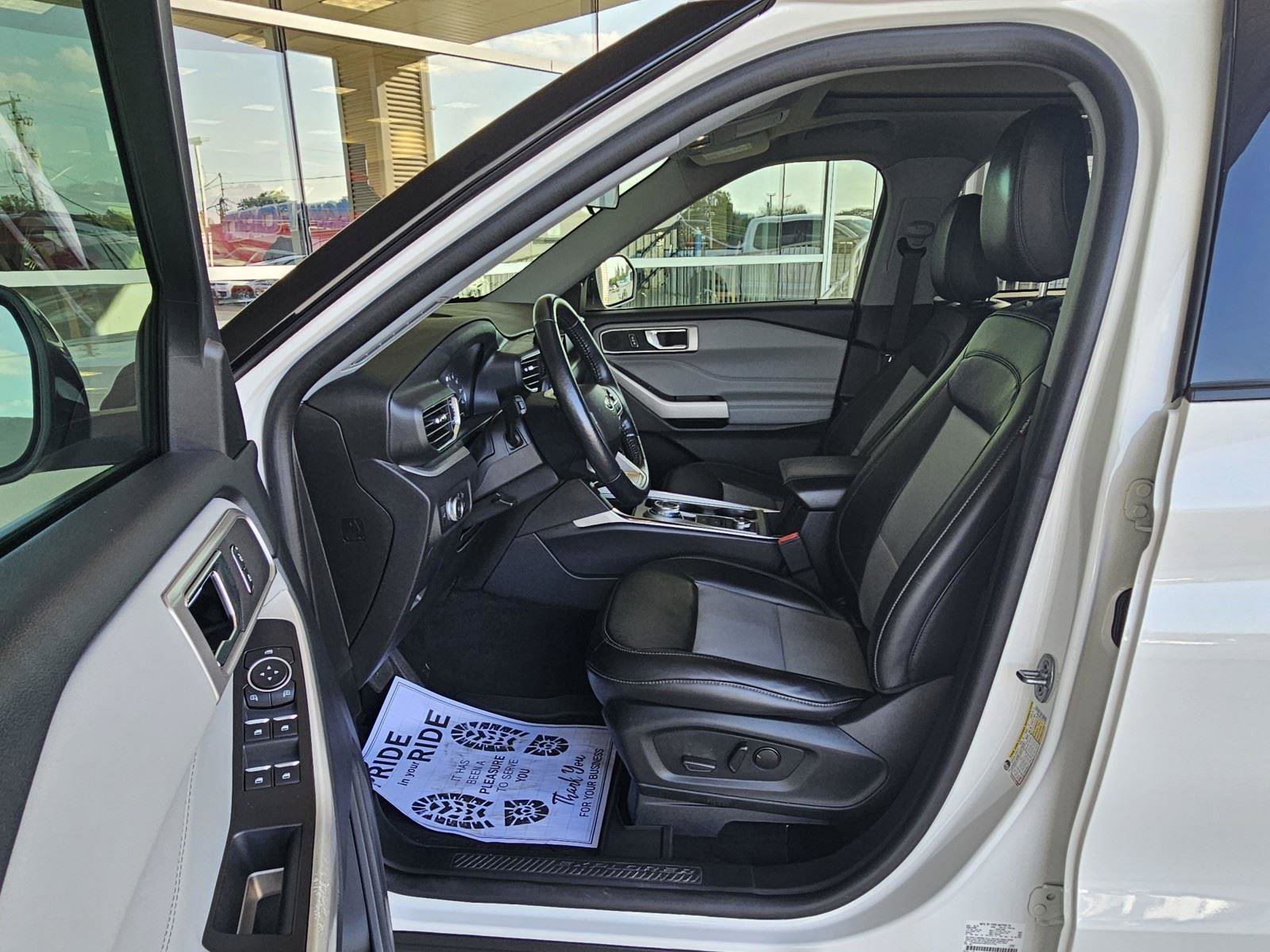 Used 2022 Ford Explorer XLT w/ Equipment Group 202A image 19