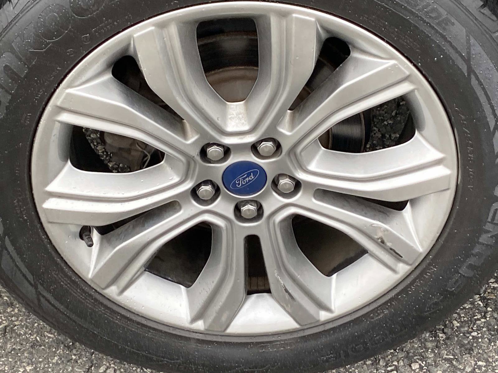 Used 2019 Ford Edge Titanium w/ Equipment Group 301A AWD/4WD image 25