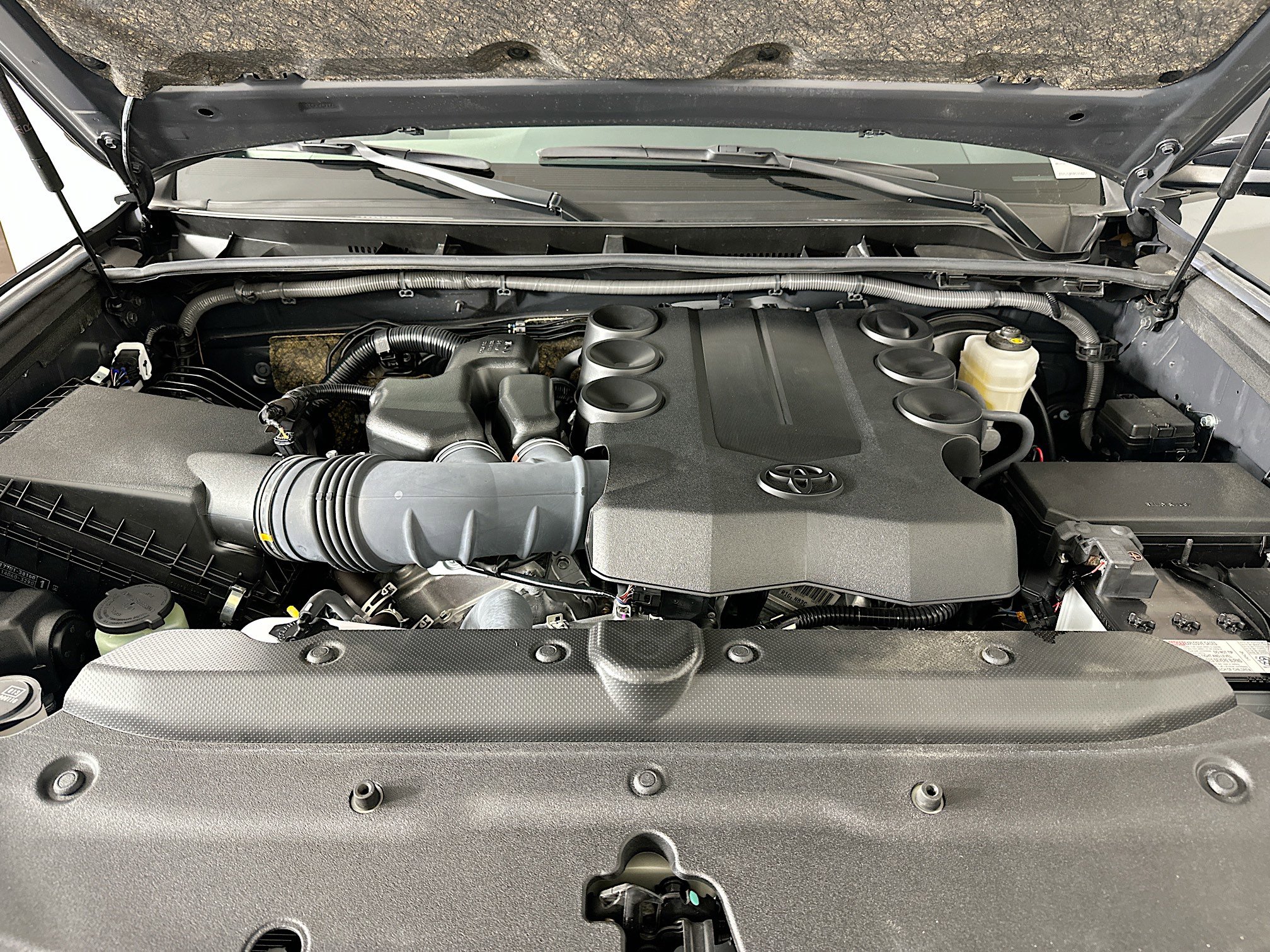 Used 2024 Toyota 4Runner SR5 Premium RWD image 34