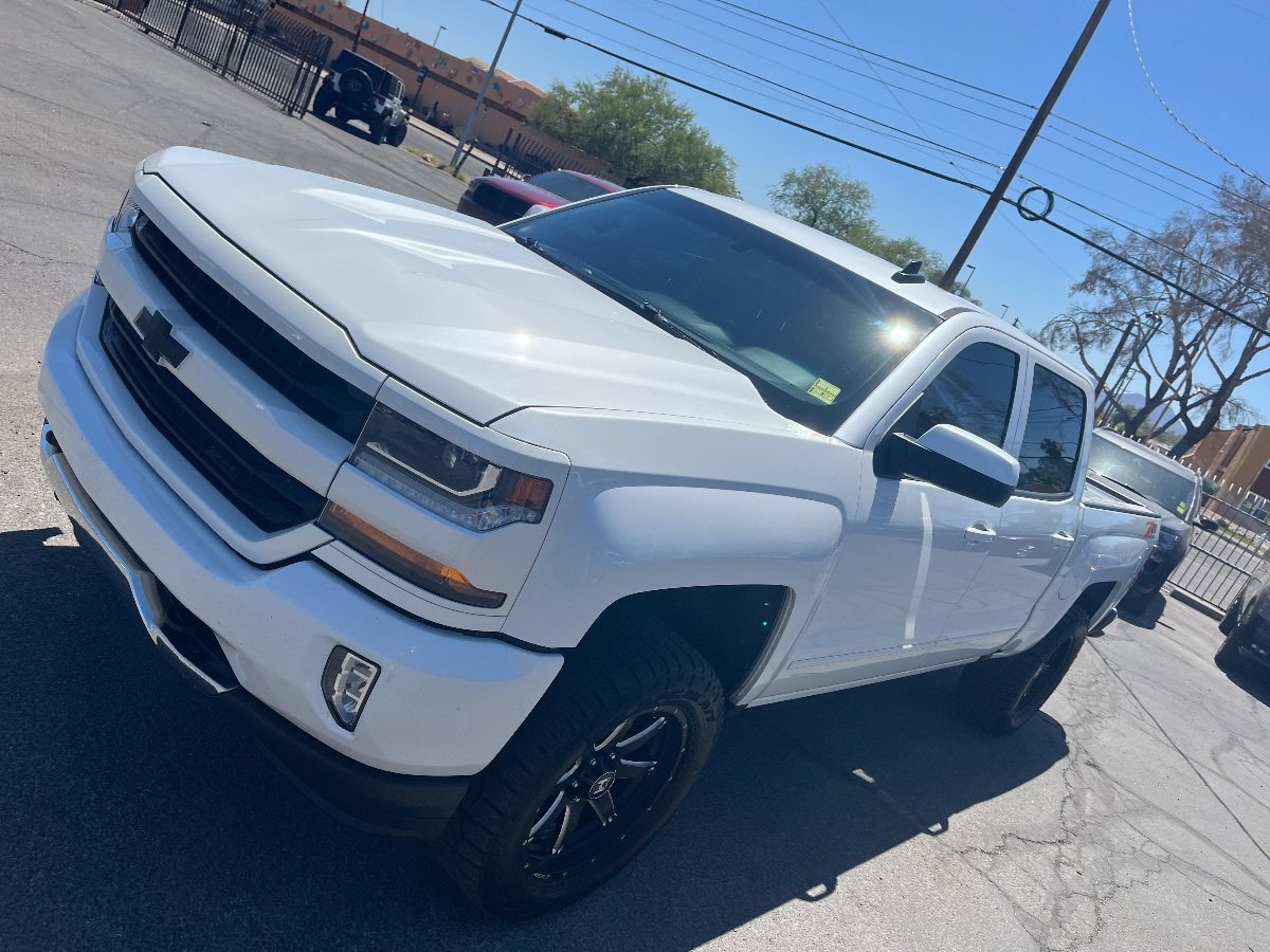 Used 2018 Chevrolet Silverado 1500 LT w/ All Star Edition AWD/4WD image 45