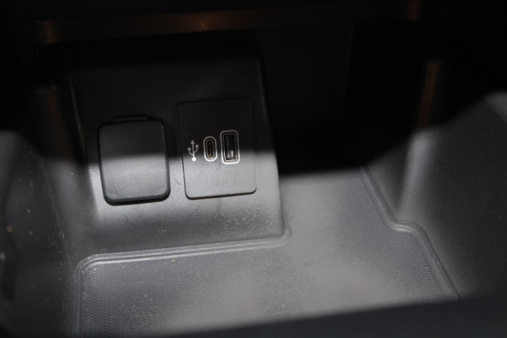 Used 2025 Ford Explorer ST-Line AWD/4WD image 48