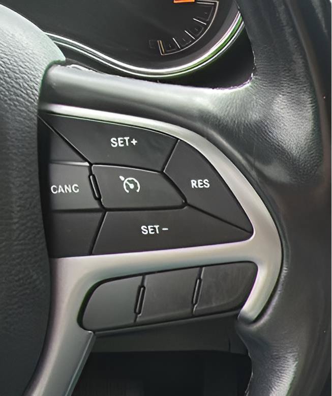 Used 2019 Jeep Grand Cherokee Limited AWD/4WD image 6