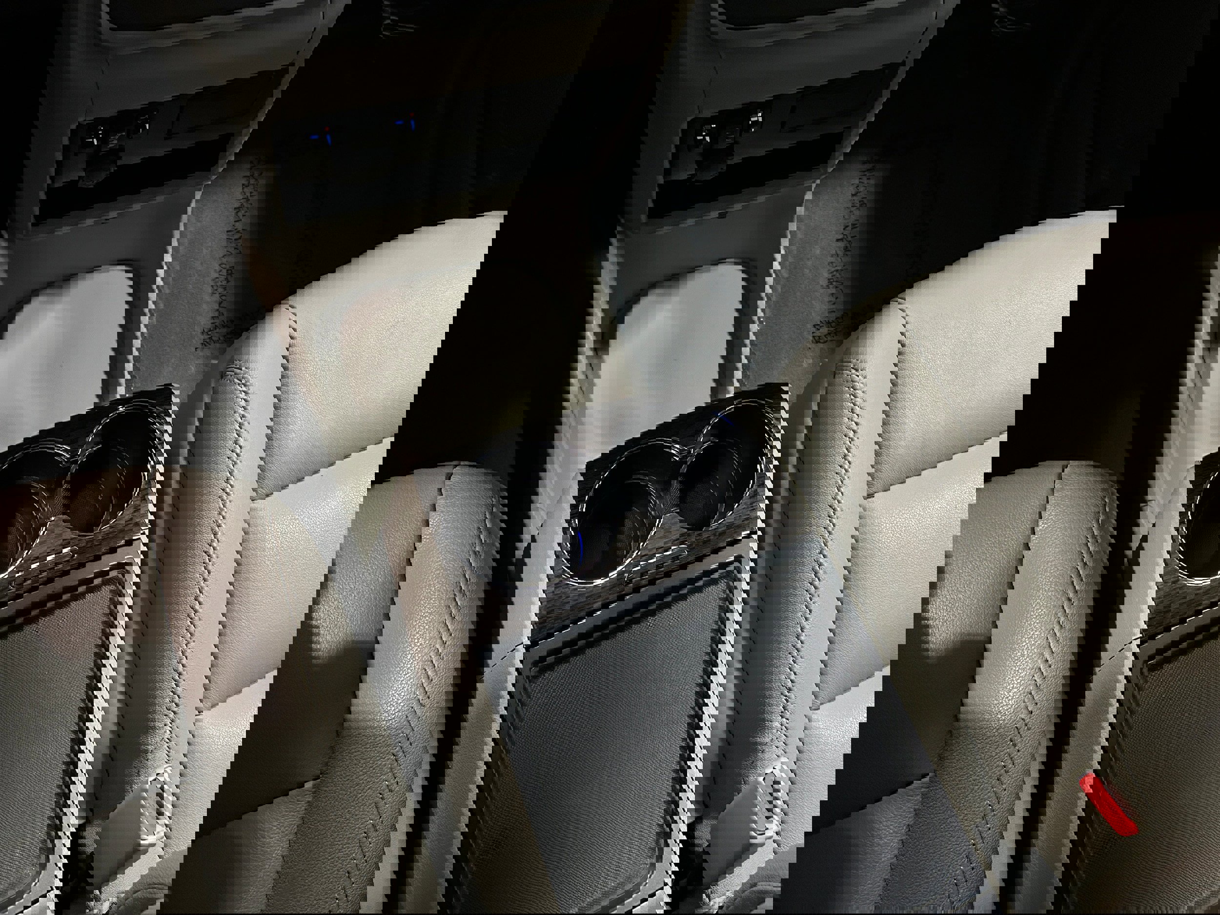 Used 2020 Toyota Sienna XLE w/ XLE Navigation Package image 12