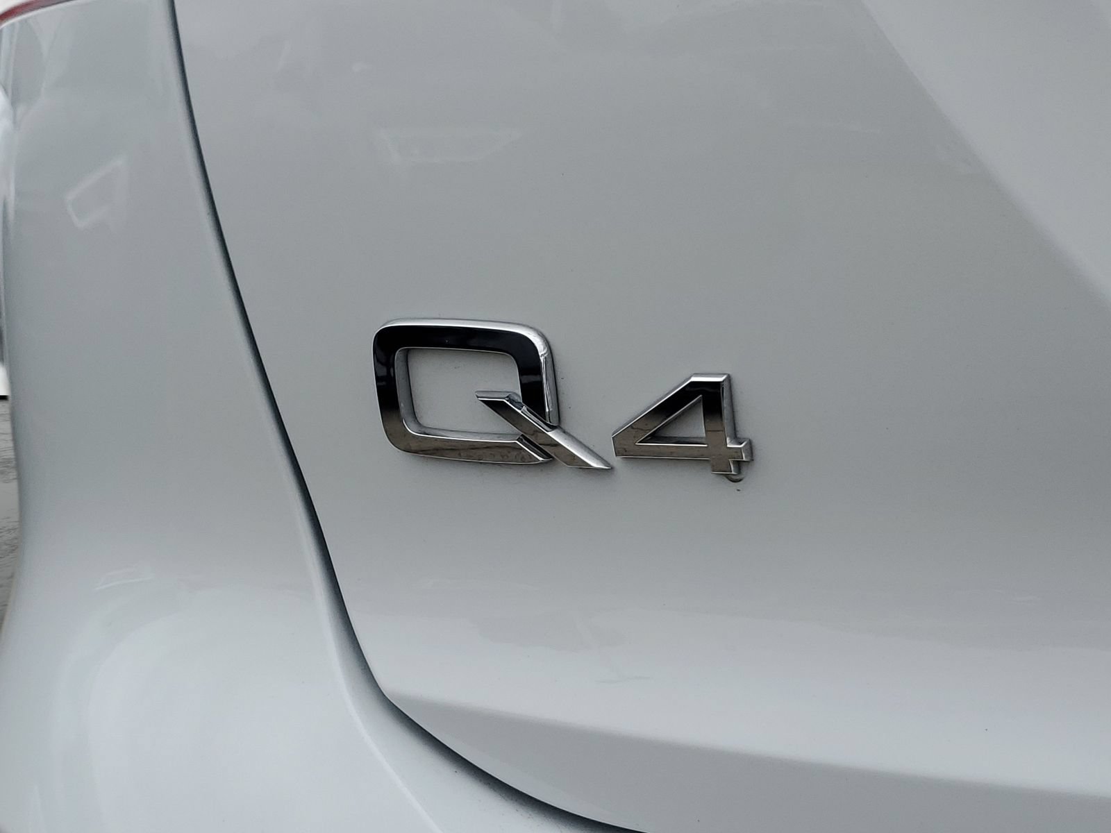 Used 2023 Audi Q4 e-tron Premium Plus AWD/4WD image 7