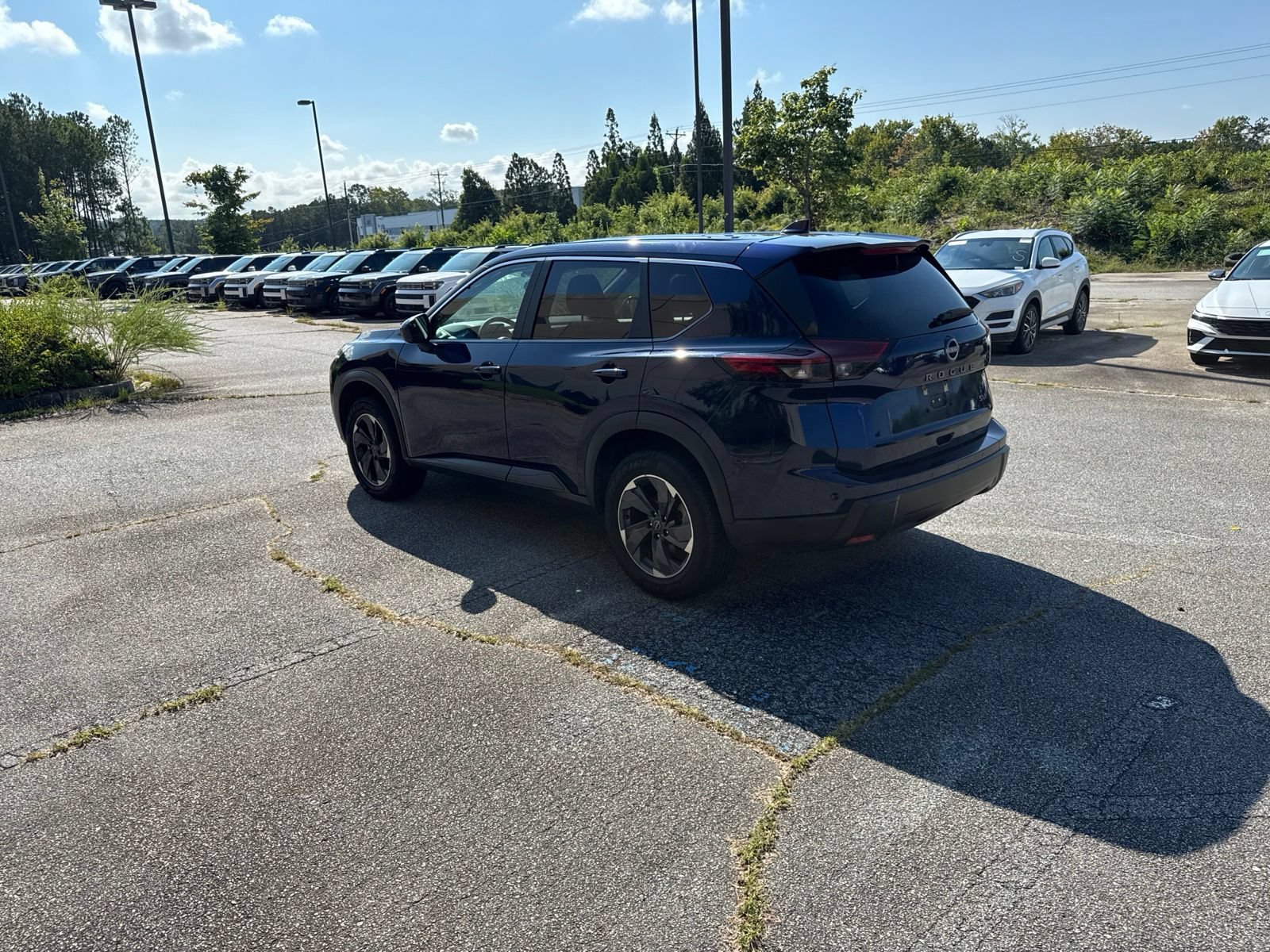 Used 2024 Nissan Rogue SV FWD image 14