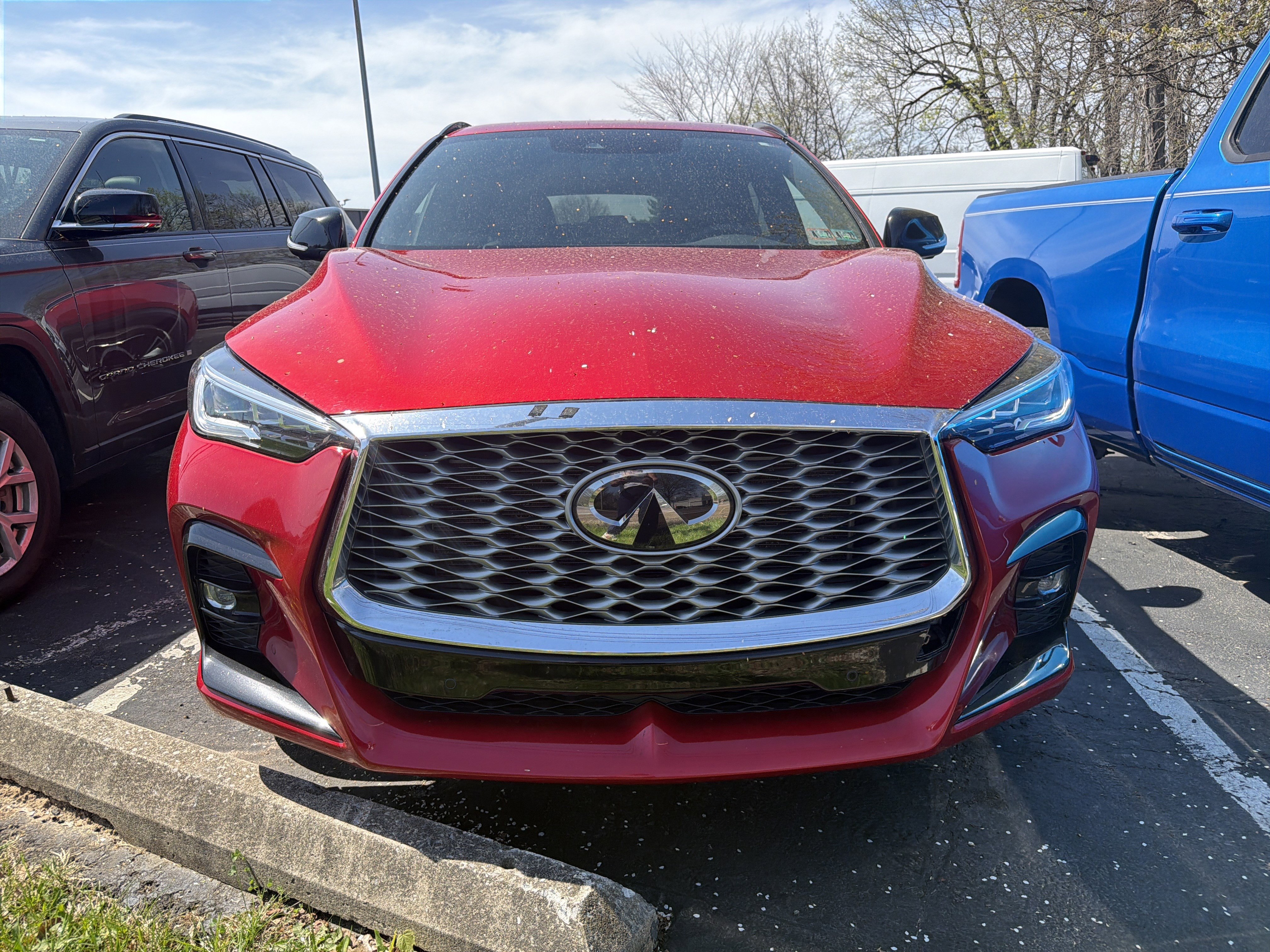 Used 2023 INFINITI QX55 Essential image 2