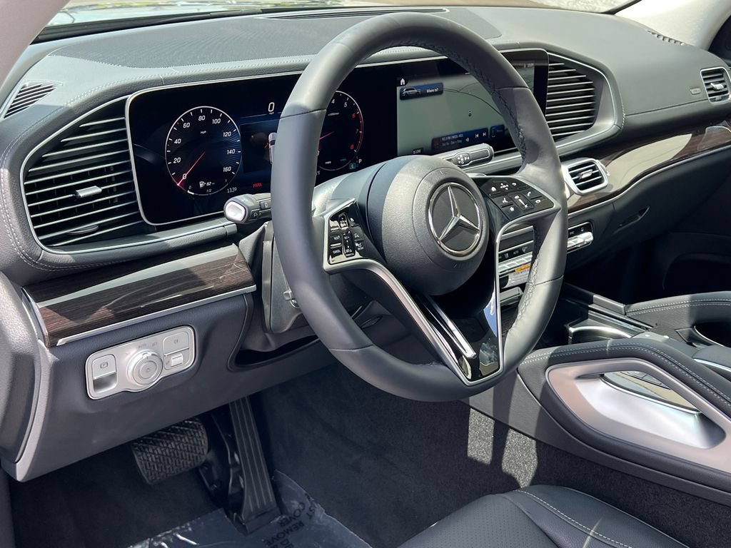 New 2026 Mercedes-Benz GLS 450 4MATIC image 16