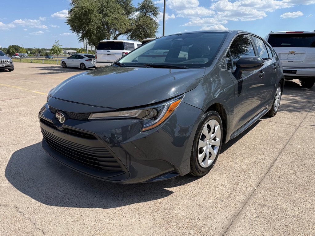 Used 2026 Toyota Corolla LE FWD image 3