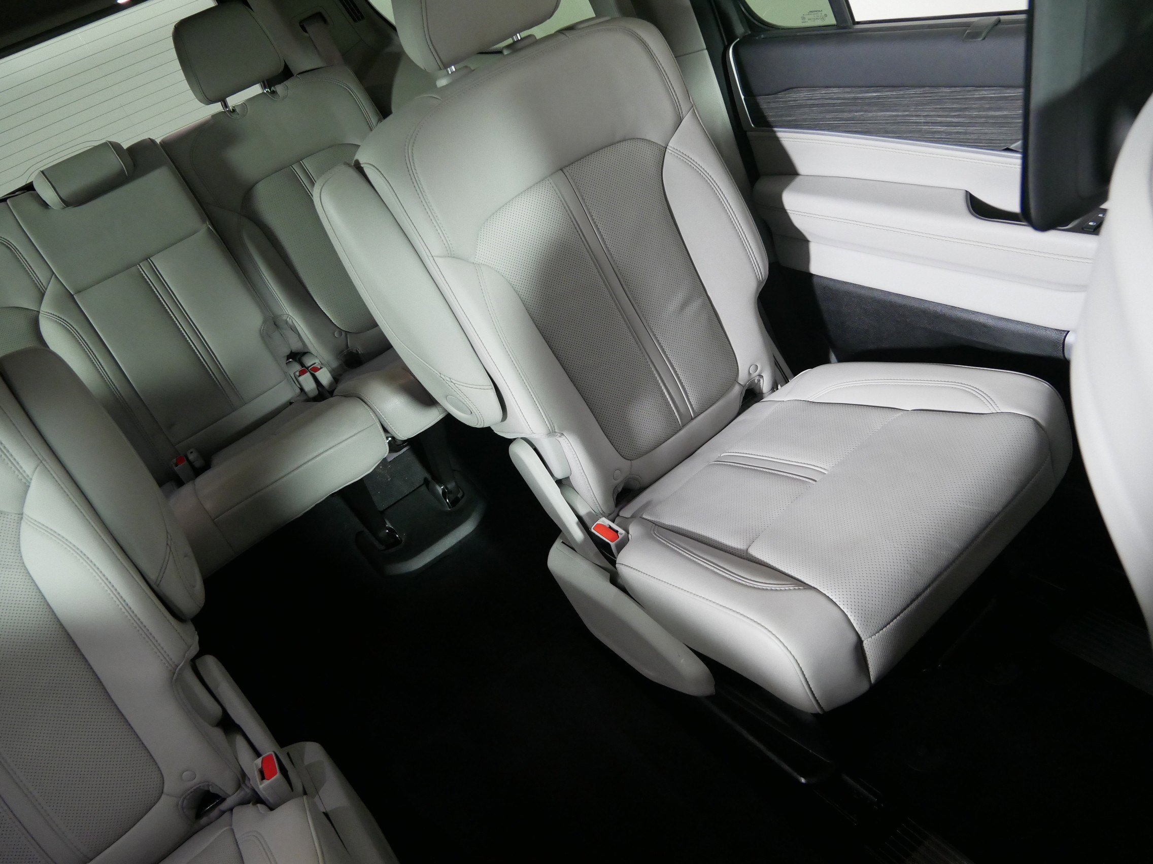 Used 2022 Jeep Wagoneer Series III w/ Premium Group I image 14