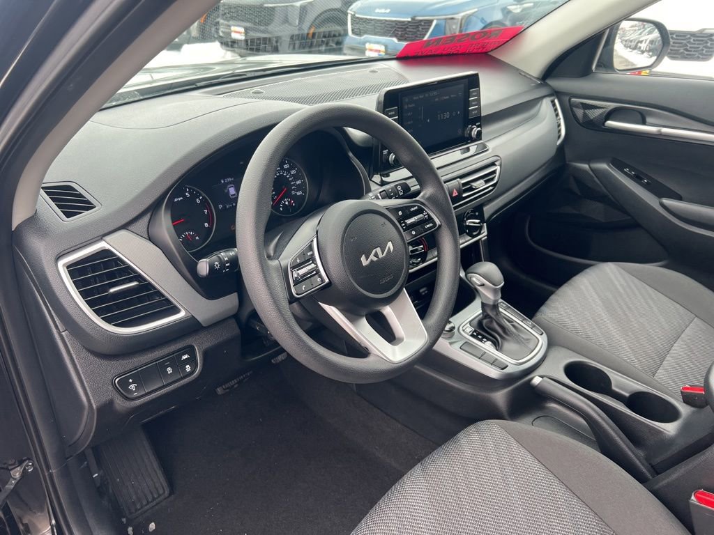 Certified 2022 Kia Seltos LX image 6