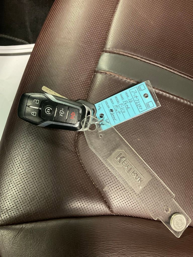 Used 2016 Ford F150 Platinum w/ Equipment Group 701A Luxury image 28