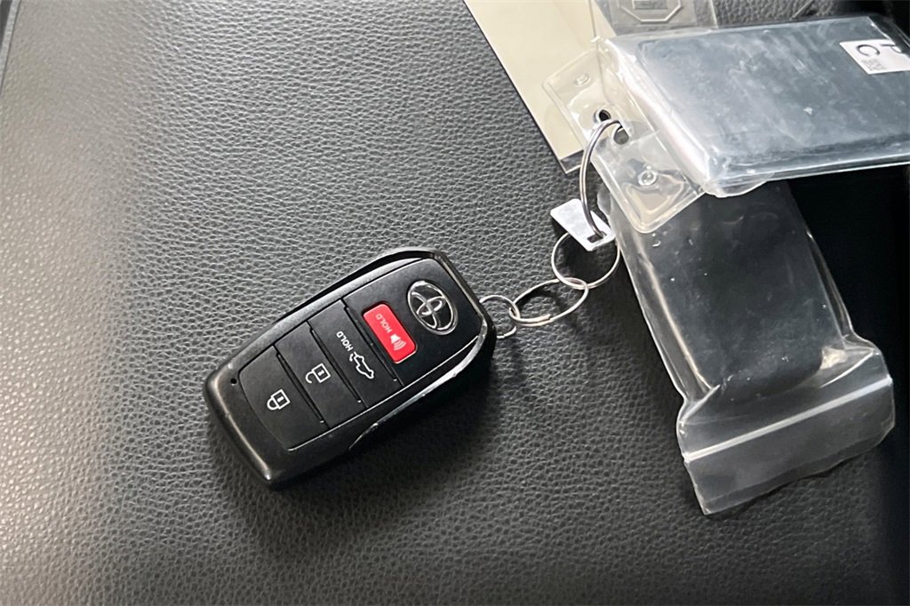 Certified 2025 Toyota Tacoma TRD Off-Road image 12