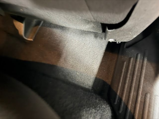 Used 2019 Jeep Renegade Latitude FWD image 23