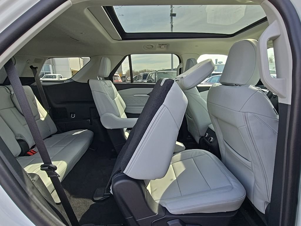 New 2026 Ford Explorer Platinum w/ LUX Leather Package image 44