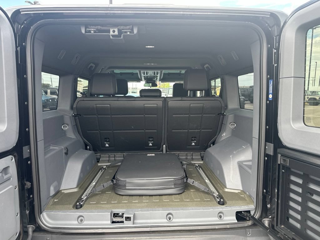Used 2025 INEOS Grenadier Station Wagon AWD/4WD image 8
