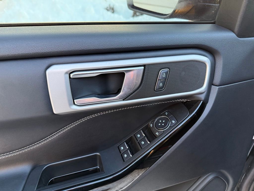 Used 2022 Ford Explorer ST image 7