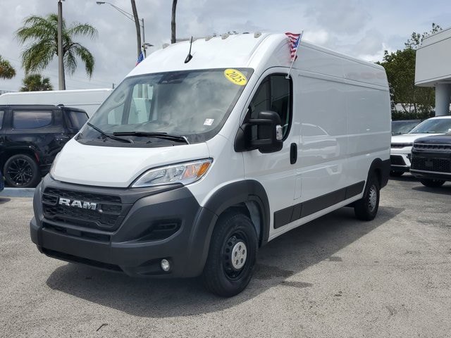 Used 2025 RAM ProMaster 2500 w/ Convenience Group FWD image 3