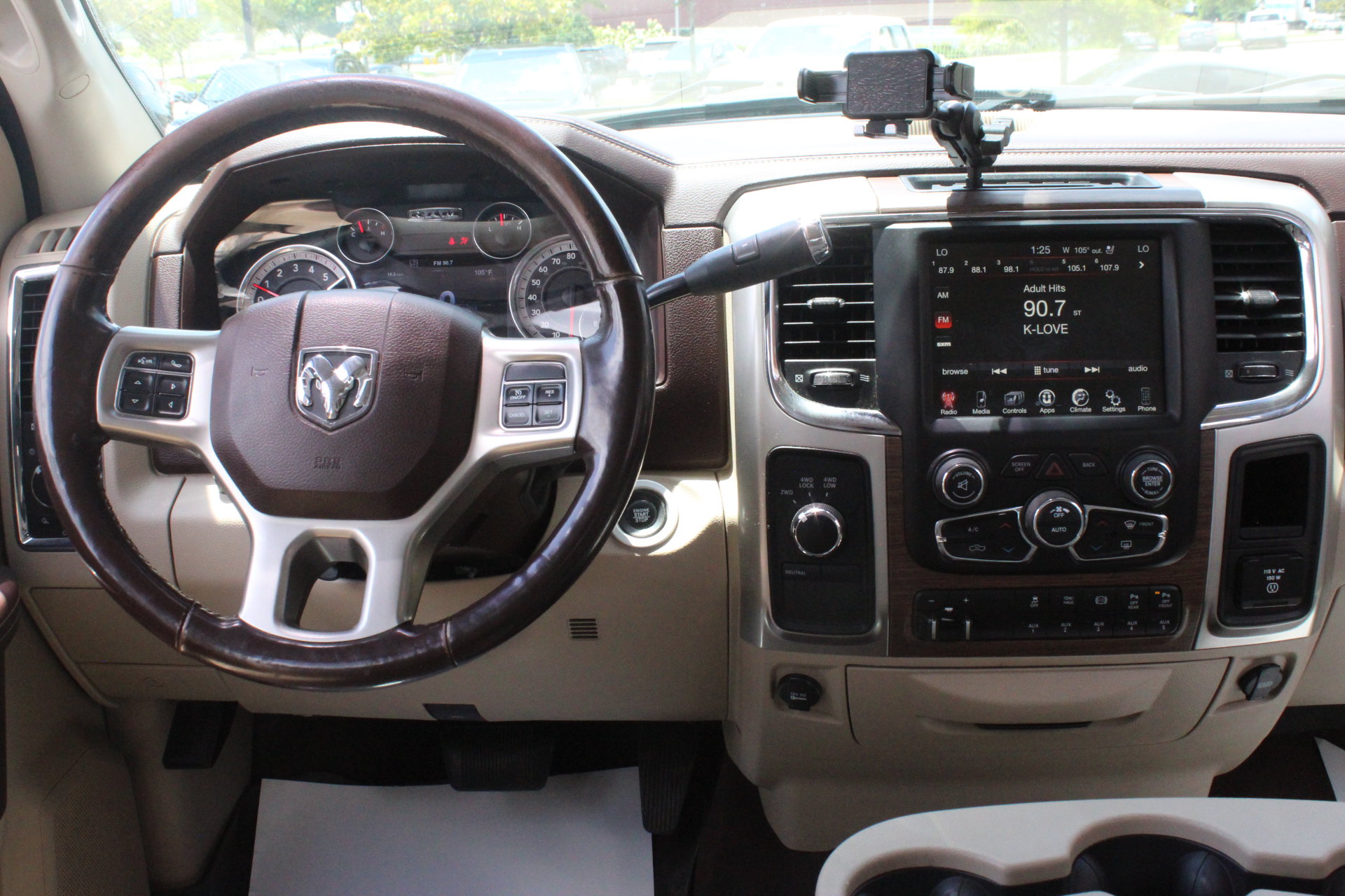 Used 2017 RAM 2500 Laramie w/ Convenience Group AWD/4WD image 26