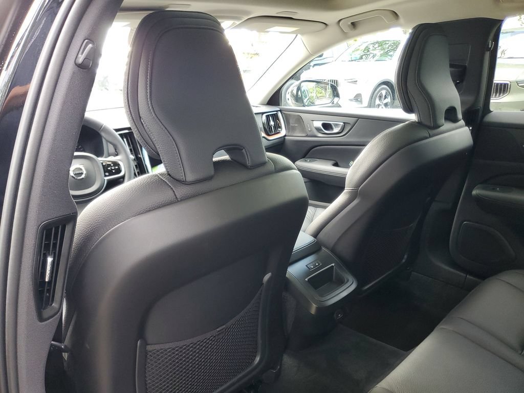 Certified 2024 Volvo V60 B5 Cross Country Plus AWD/4WD image 12