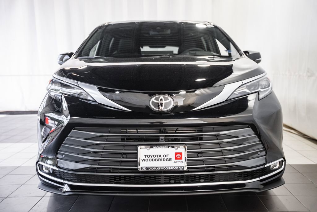 New 2026 Toyota Sienna Platinum image 2