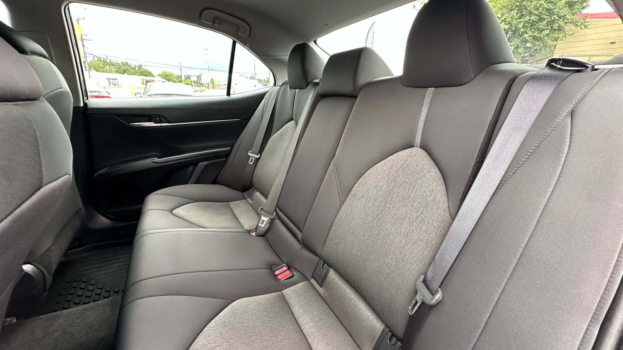 Used 2022 Toyota Camry LE AWD/4WD image 14