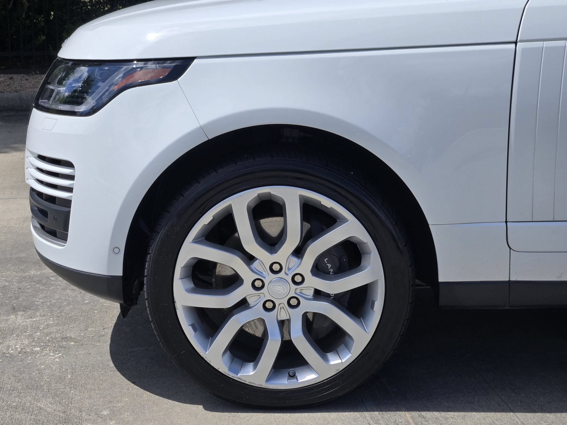 Used 2018 Land Rover Range Rover Supercharged AWD/4WD image 10