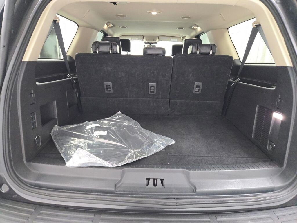 Used 2023 Ford Expedition Max XLT image 18