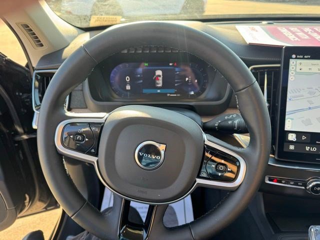 Used 2025 Volvo XC90 B6 Plus image 14