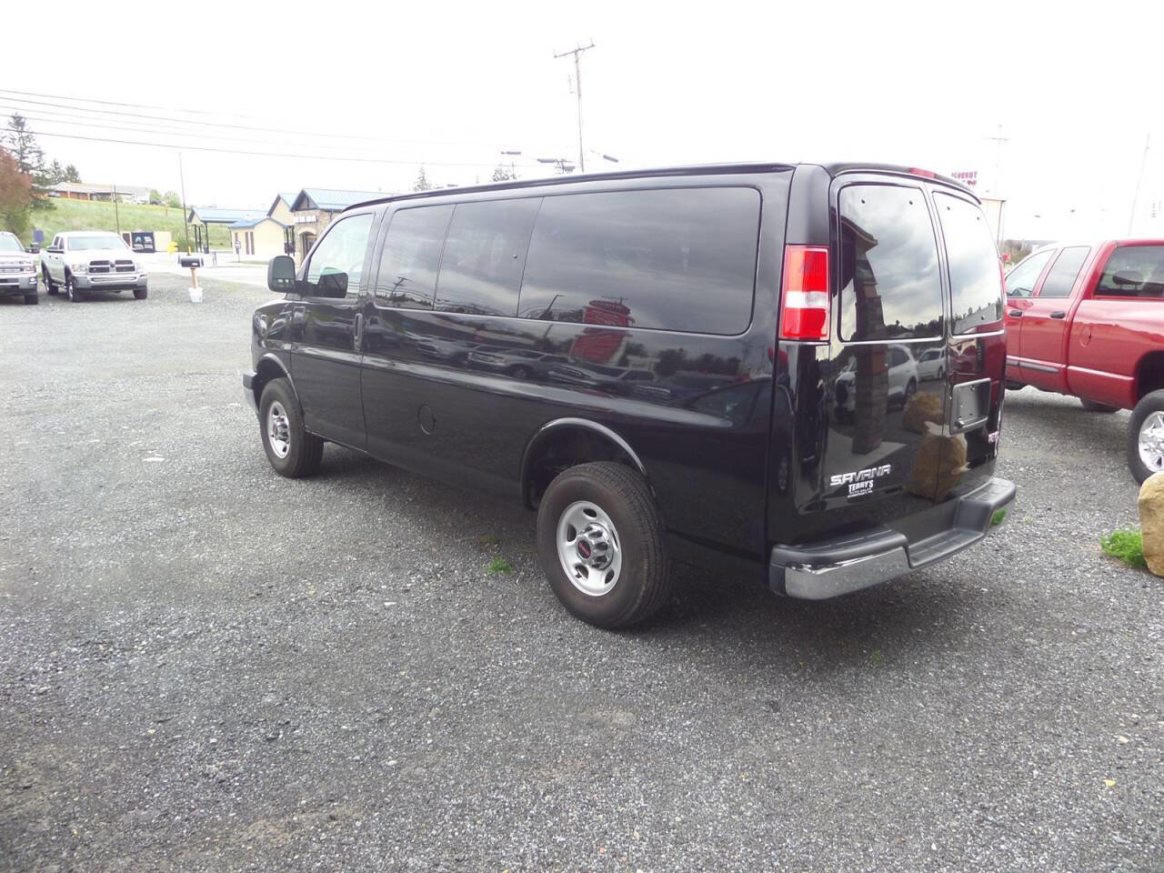 Used 2025 GMC Savana 2500 LT w/ LT Preferred Equipment Group RWD image 6