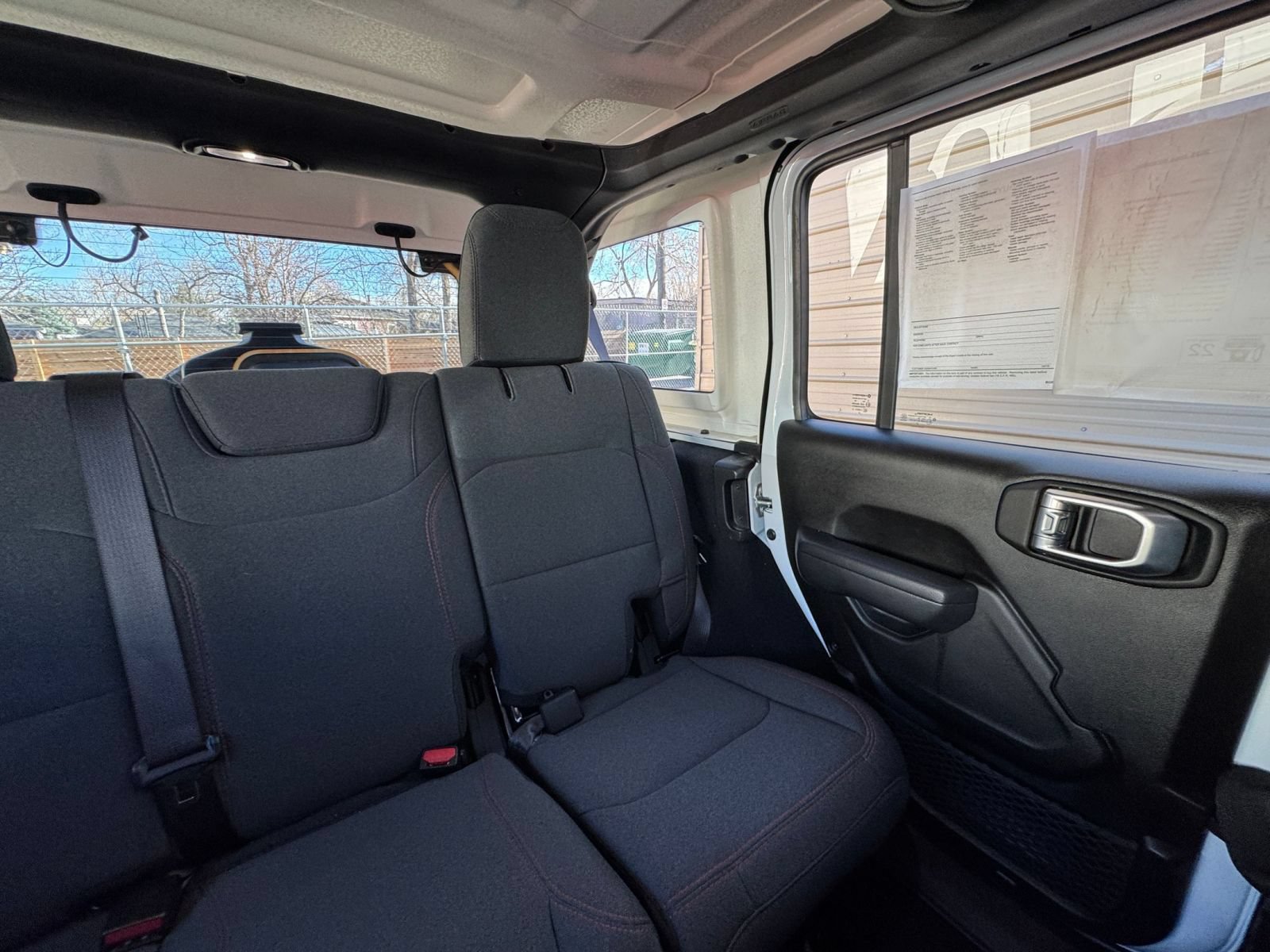 Used 2025 Jeep Wrangler Unlimited Rubicon AWD/4WD image 35