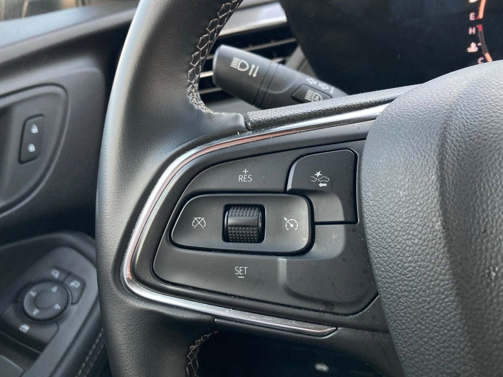 Used 2025 Buick Encore GX Preferred image 12