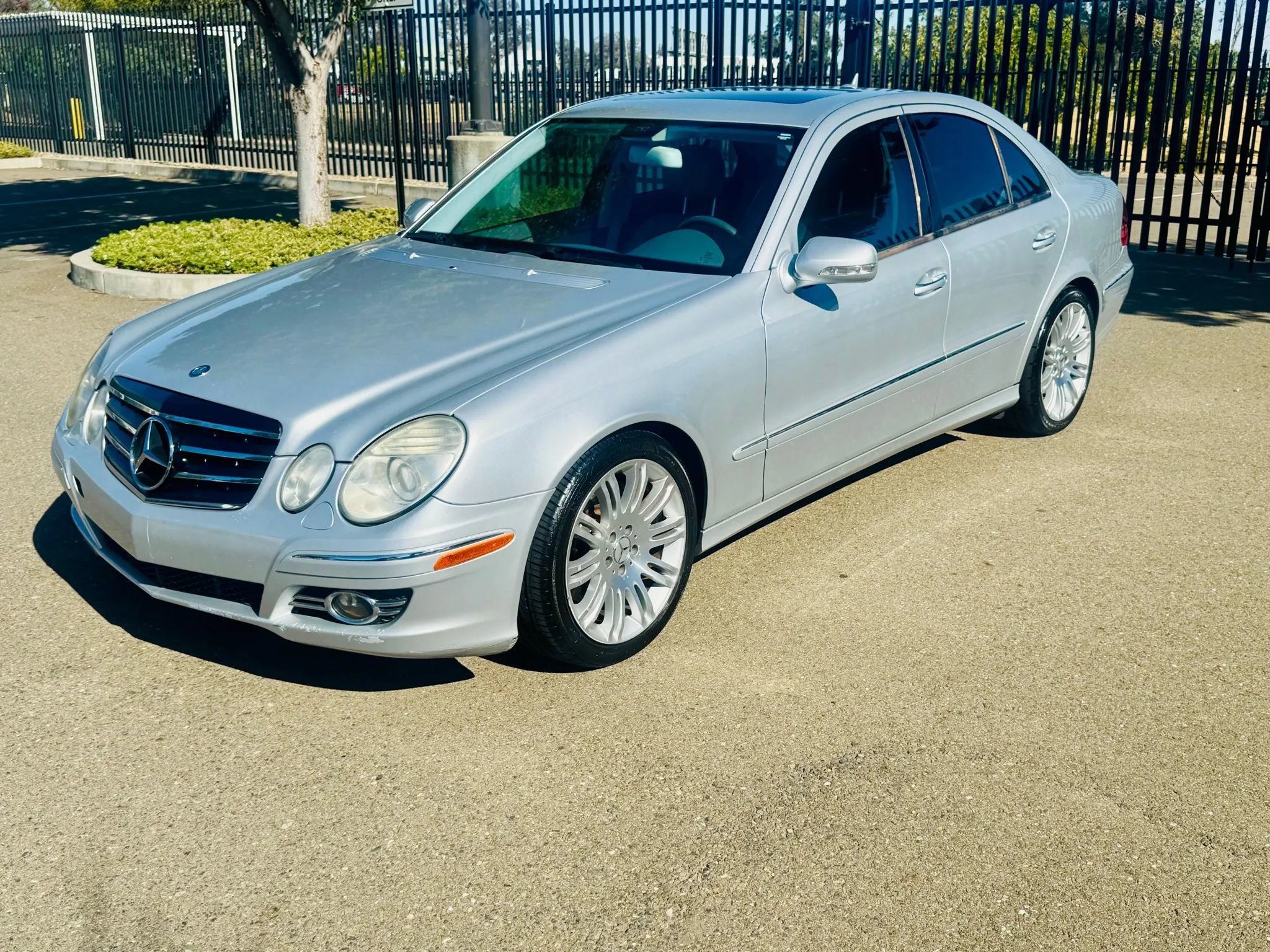 Used 2007 Mercedes-Benz E 350 Sedan image 11