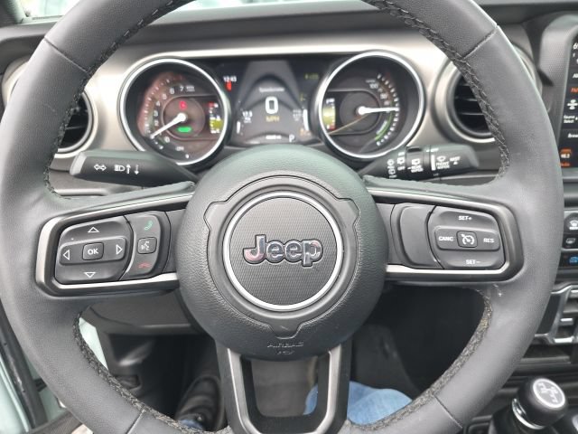 Used 2023 Jeep Wrangler Unlimited w/ Sun & Screen Package AWD/4WD image 19