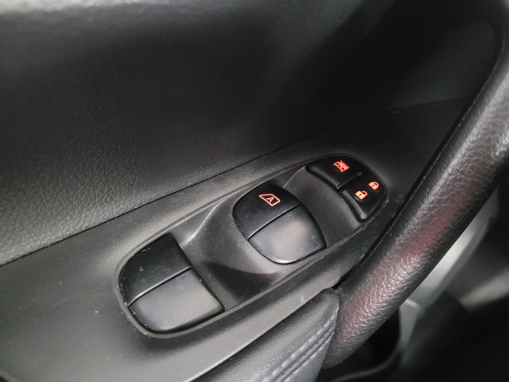 Used 2017 Nissan Rogue S FWD image 27